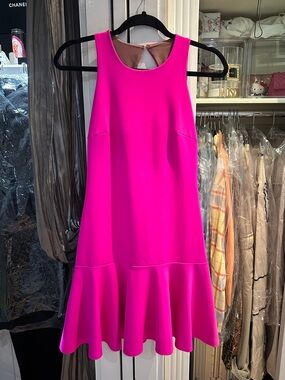Trina Turk Vibrant Hot Pink Sleeveless Mini Dress Ruffle-Hem Open Back Scuba